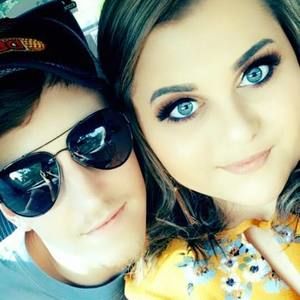 Meet your Posher, Ashlie